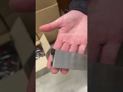 Uszczelka opadająca CCE ECO wykonana z aluminium do rowkowania, jednostronnie zwalniana, 630 mm