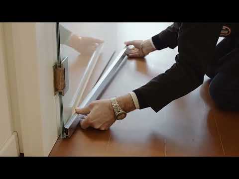 Uszczelka opuszczana CCE APPLIQUE GLASS, samoprzylepna, 830 mm